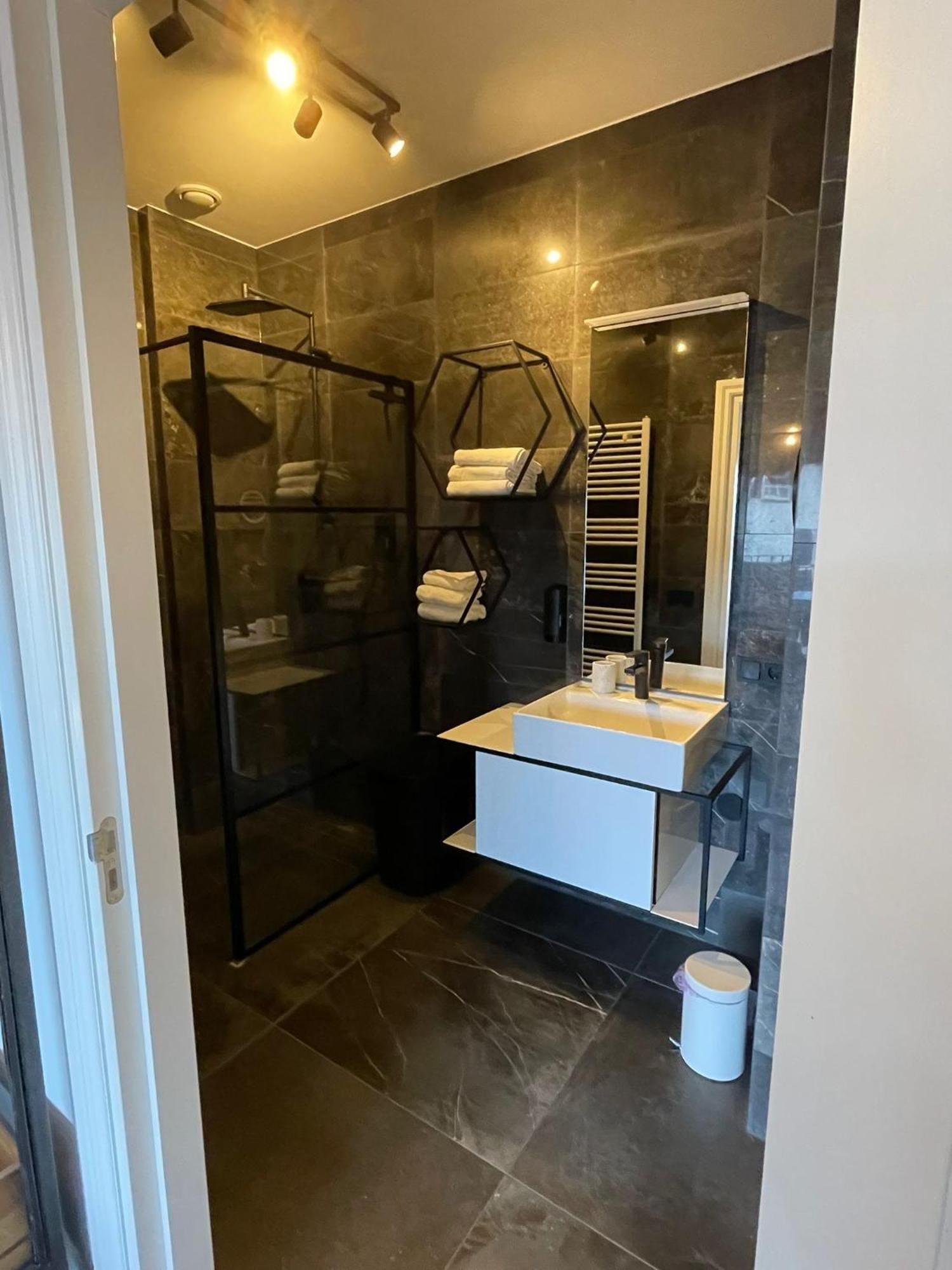 In De Witte Dame Hotel Bar Kitchen Apartments Grubbenvorst Εξωτερικό φωτογραφία